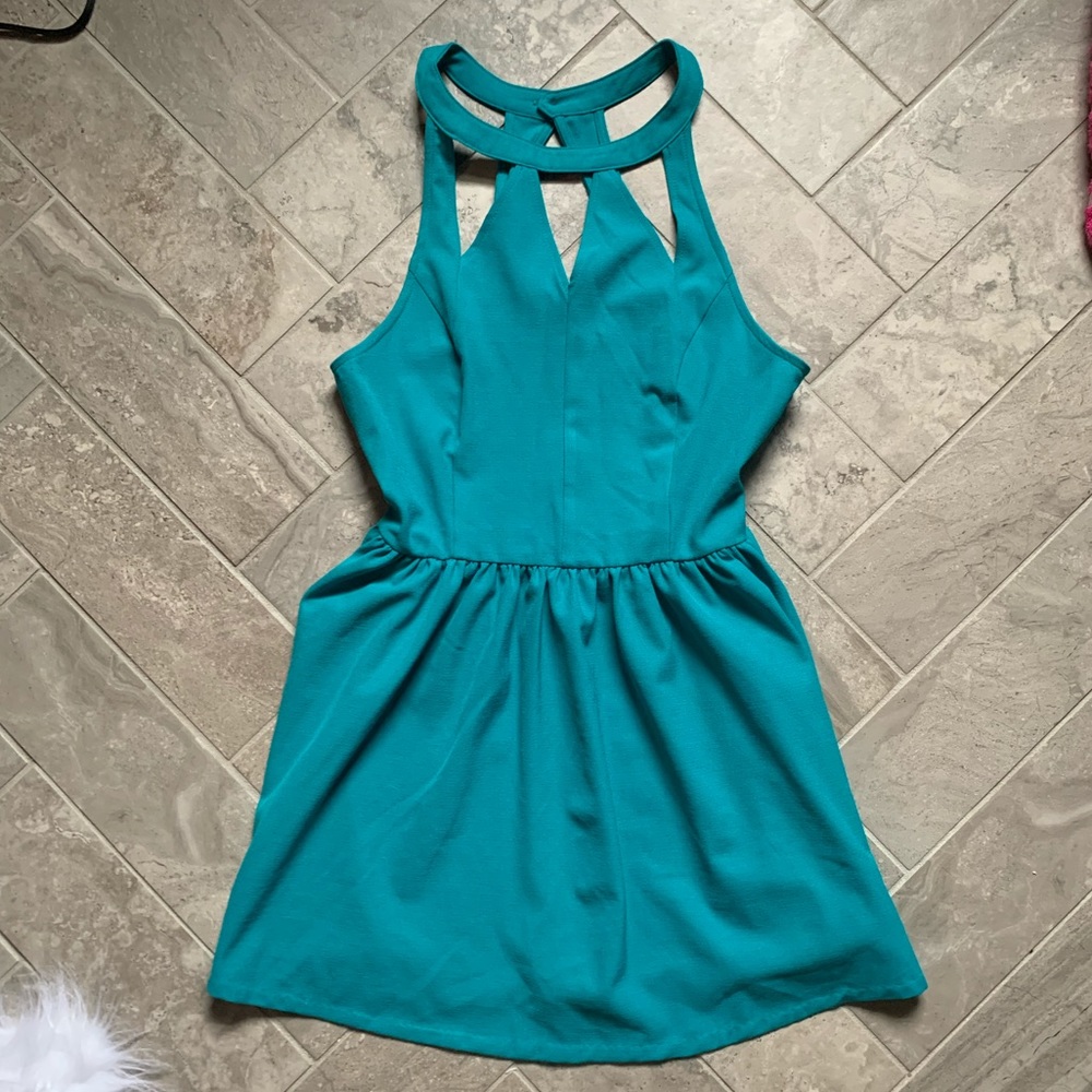 Dress - Picture 2 of 3